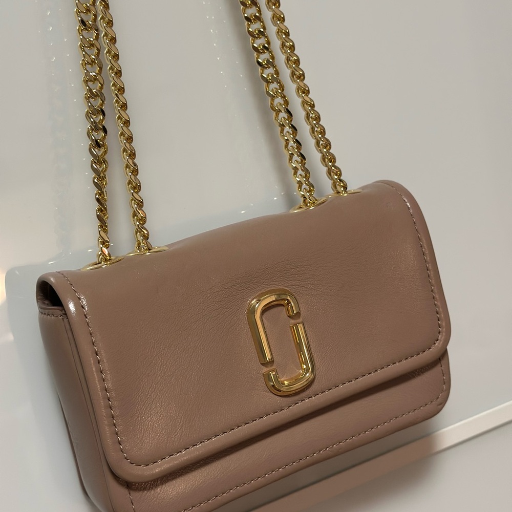 Marc Jacobs Beige Crossbody Bag with Gold Chain